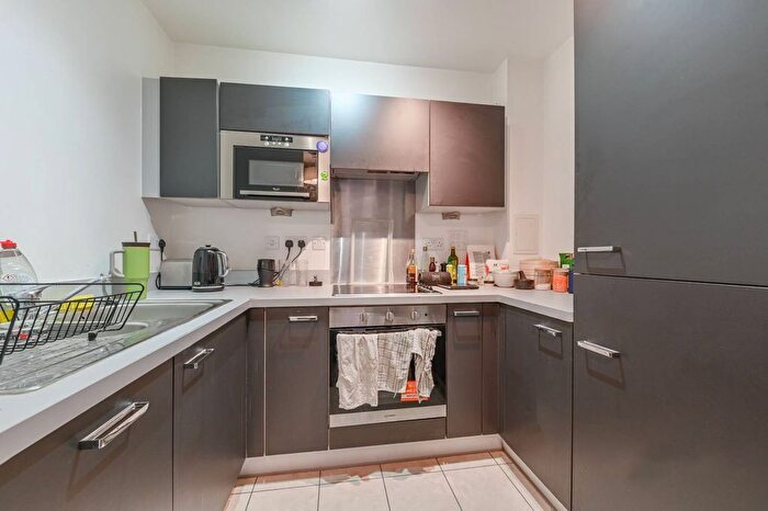 1 Bedroom Flat For Sale In Nelson Walk, Bow, London, E3