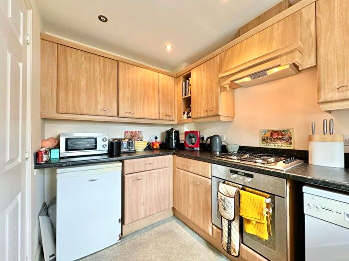 3 Bedroom Town House For Sale In Woodhead View, Jump, Barnsley, S74