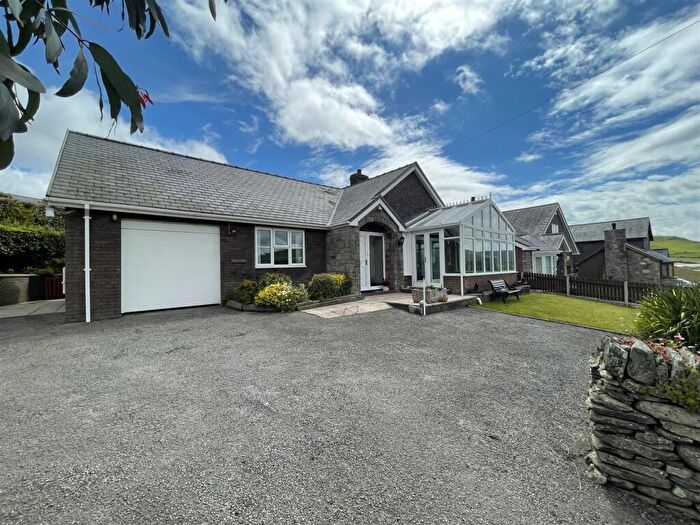 2 Bedroom Detached Bungalow For Sale In King Street, Cerrigydrudion, Corwen, LL21