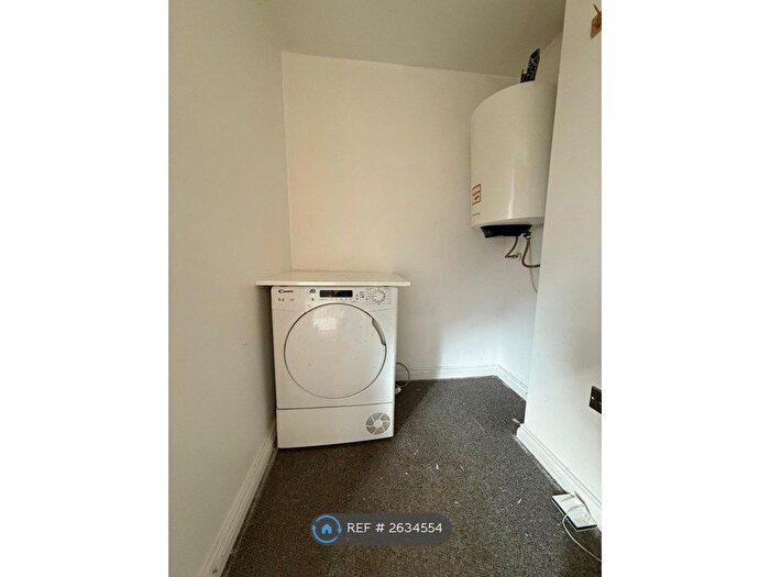 2 Bedroom Flat To Rent In Croydon, Croydon, CR0
