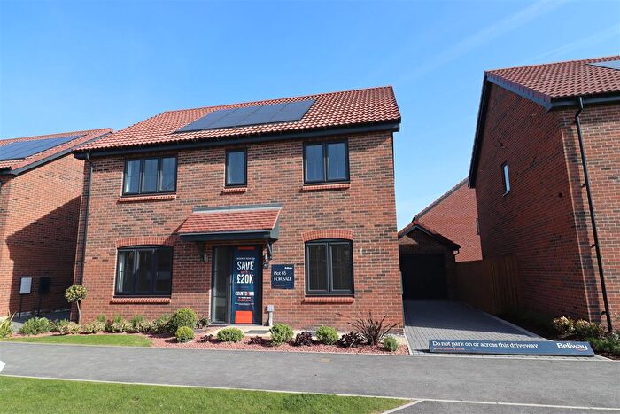 4 Bedroom Detached House For Sale In Blenheim Avenue, Brough, HU15