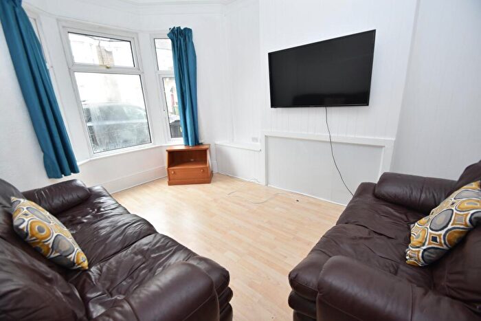 4 Bedroom House To Rent In Malefant Street, Cathays, Cardiff, CF24