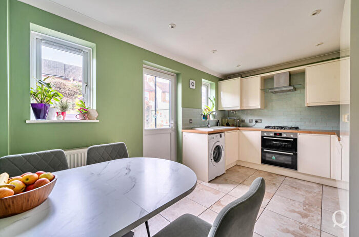 3 Bedroom Semi-Detached House For Sale In Nativity Close, Sittingbourne, Kent, ME10