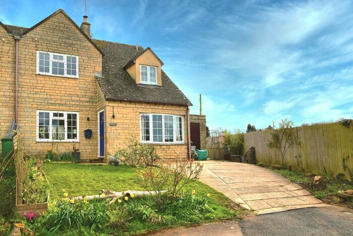 3 Bedroom Semi-Detached House For Sale In Greens Close, Great Rissington, GL54