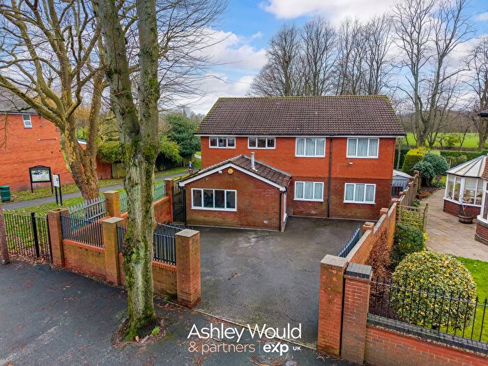 6 Bedroom Detached House For Sale In Moat Road, Oldbury, B68