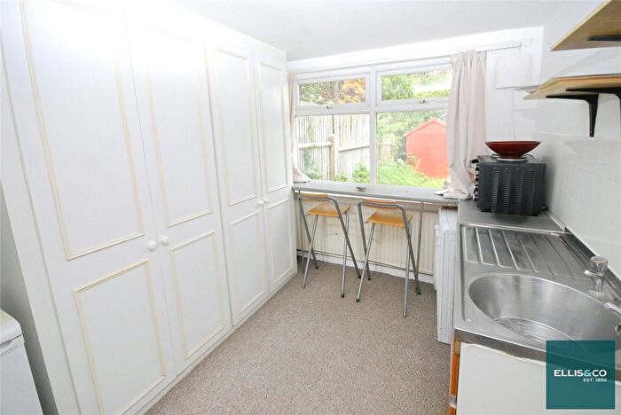 1 Bedroom Studio To Rent In Hendon Way, Childs Hill, NW2