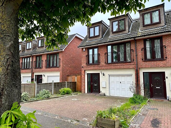 3 Bedroom Town House To Rent In Camborne Avenue, Harold Hill, Romford, RM3