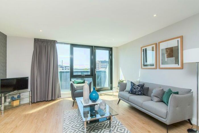 2 Bedroom Flat To Rent In New Walk Place, Leicester, LE1