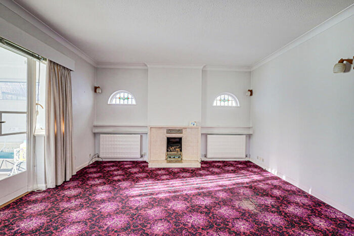 2 Bedroom Detached Bungalow For Sale In St. Johns Road, Benfleet, SS7