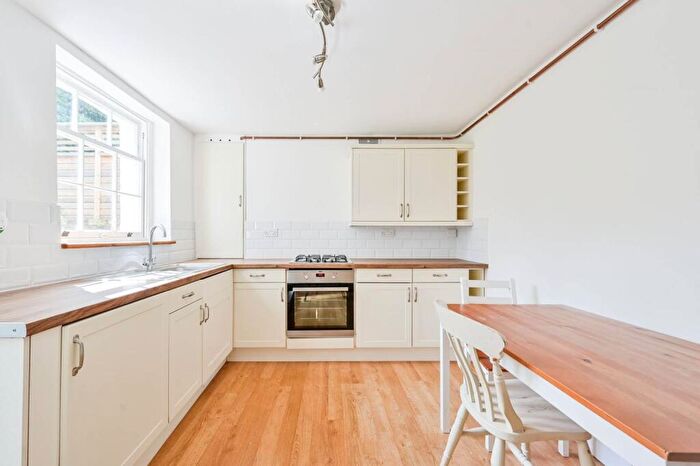 3 Bedroom House To Rent In Belgrave Street, , Stepney, London, E1