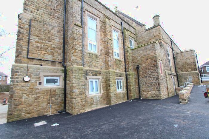 3 Bedroom Flat To Rent In Chaucer Close, Sheffield, S5