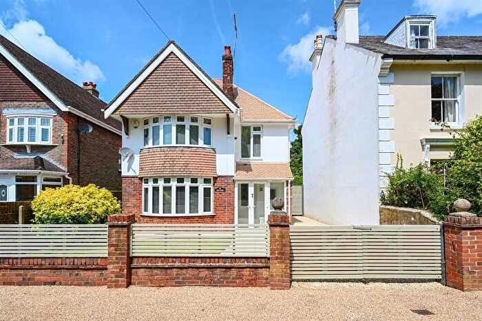 3 Bedroom House For Sale In Cagefoot Lane, Henfield, BN5