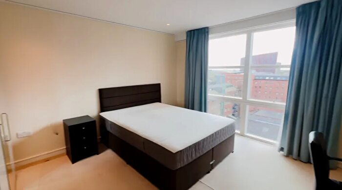 2 Bedroom Flat To Rent In Lower Ormond Street, Manchester, M1