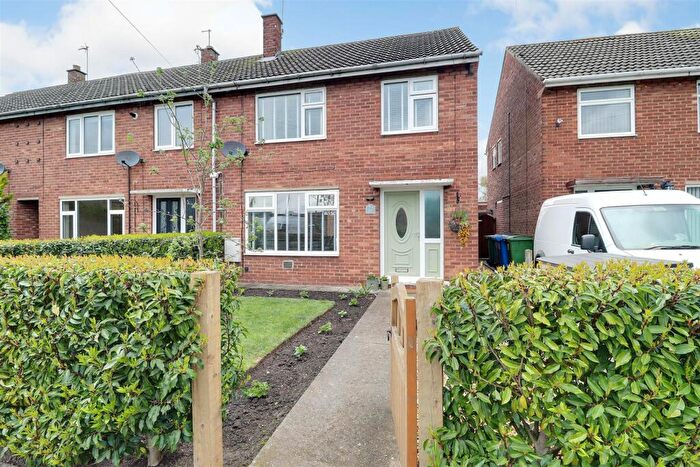 3 Bedroom End Of Terrace House For Sale In Chapel Meadows, Gilberdyke, HU15