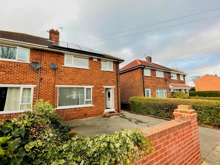3 Bedroom Semi-Detached House To Rent In St Wilfreds Road, Doncaster, DN4