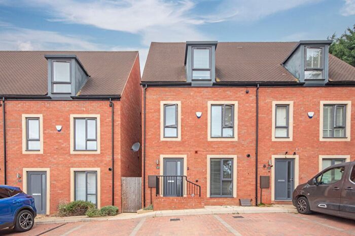 4 Bedroom Semi-Detached House For Sale In Middlewest Road, Kettering, NN15