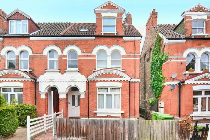 2 Bedroom Flat To Rent In Sheen Park, Richmond, TW9