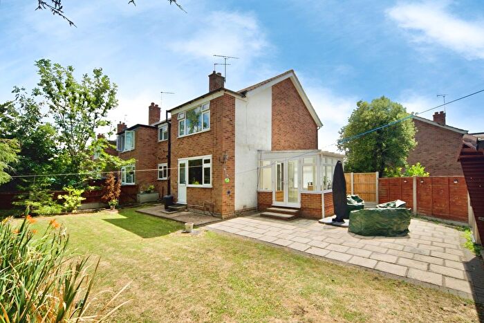 2 Bedroom Maisonette For Sale In Ashdown Walk, Romford, RM7