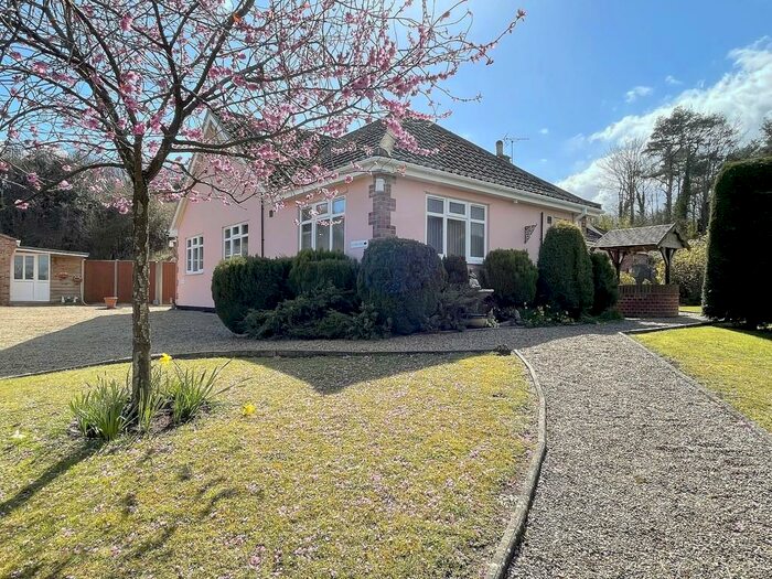 4 Bedroom Detached Bungalow For Sale In Beccles Road, Barnby, Beccles, NR34