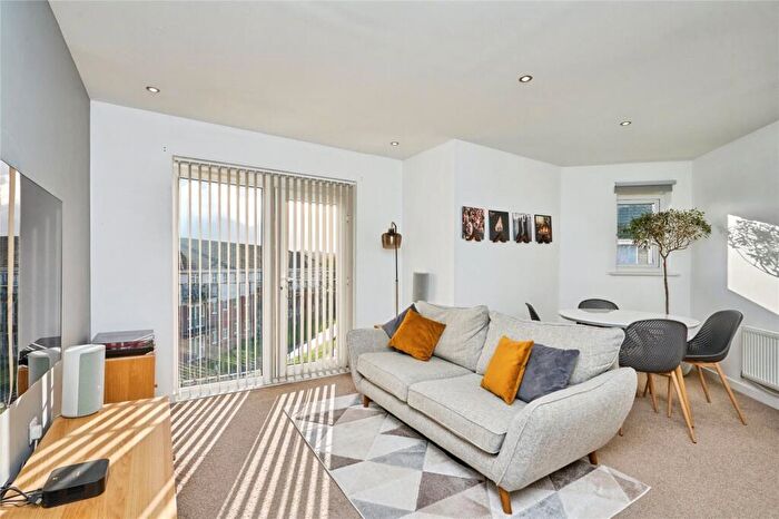 2 Bedroom Flat For Sale In Brickfield Close, Newport, Isle Of Wight, PO30