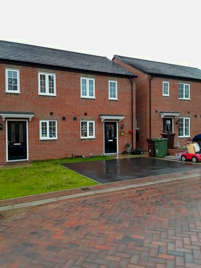 2 Bedroom End Of Terrace House To Rent In Flockton Court, Featherstone, Pontefract, WF7