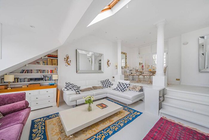 3 Bedroom Flat To Rent In Thurlow Road, Hampstead, London, NW3