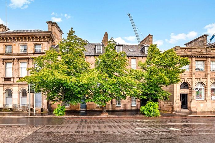 1 Bedroom Apartment For Sale In Bernard Street, Edinburgh, EH6