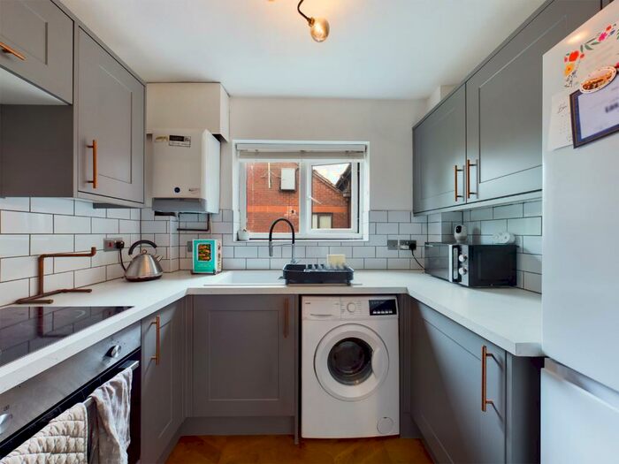 1 Bedroom Apartment To Rent In Oram Place, Lawn Lane, Hemel Hempstead, Hertfordshire, HP3