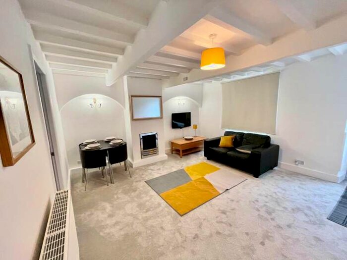 3 Bedroom Semi-Detached House To Rent In Stoney Lane, Taylor Hill, Huddersfield, HD4