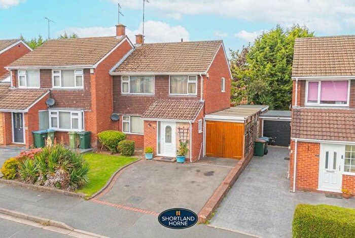 3 Bedroom Semi Detached House For Sale In Finnemore Close, Styvechale Grange, Coventry, CV3