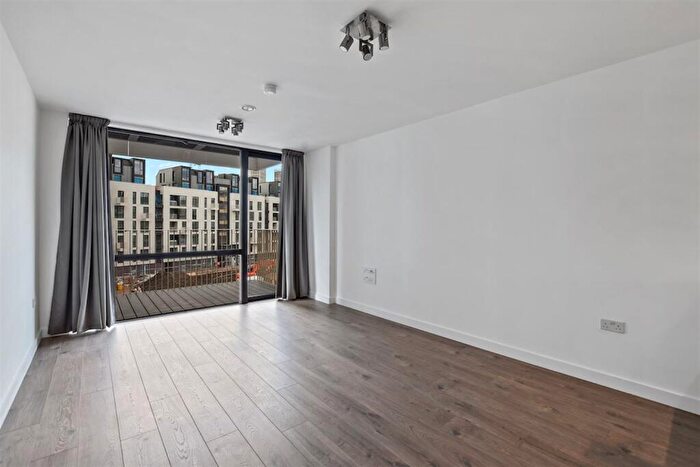 2 Bedroom Apartment To Rent In Forrester Way, London, E15