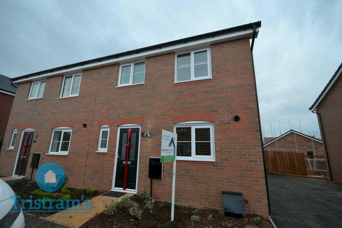 3 Bedroom Semi-Detached House To Rent In Sarah Drive, Edwalton, Nottingham, NG12