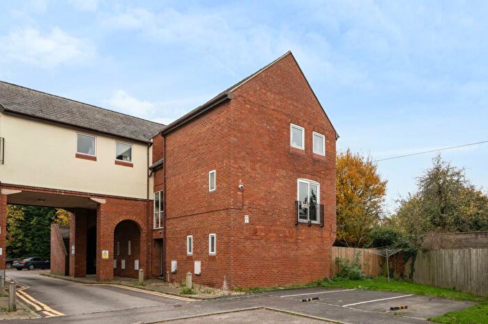 1 Bedroom Flat For Sale In Bicester, Oxfordshire, OX26