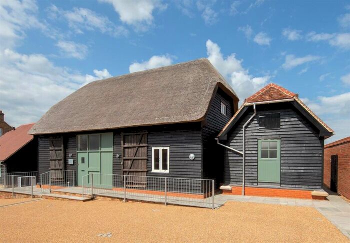 3 Bedroom Barn Conversion For Sale In The Lane, Tebworth, LU7