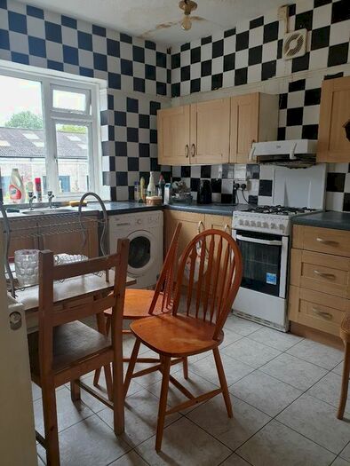 2 Bedroom Flat To Rent In London Road, North Cheam, Sutton, SM3