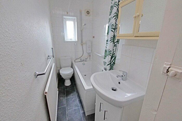 3 Bedroom Terraced House For Sale In Castle Street, Skipton, BD23