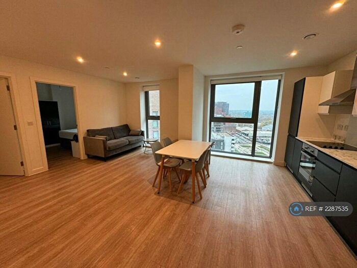 2 Bedroom Flat To Rent In Salford, Salford, M3