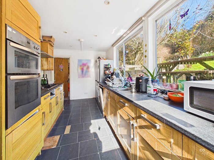 8 Bedroom Semi-Detached House To Rent In Moulsecoomb Way, Brighton, BN2