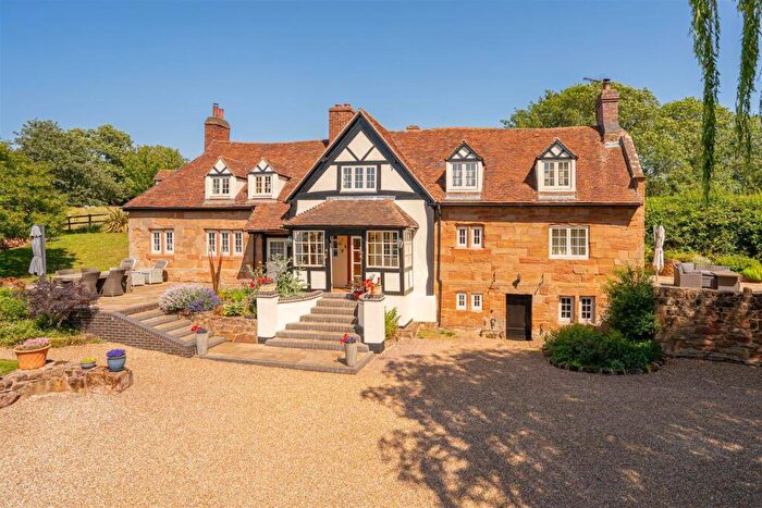 4 Bedroom Detached House For Sale In Botts Green Road, Botts Green, B46