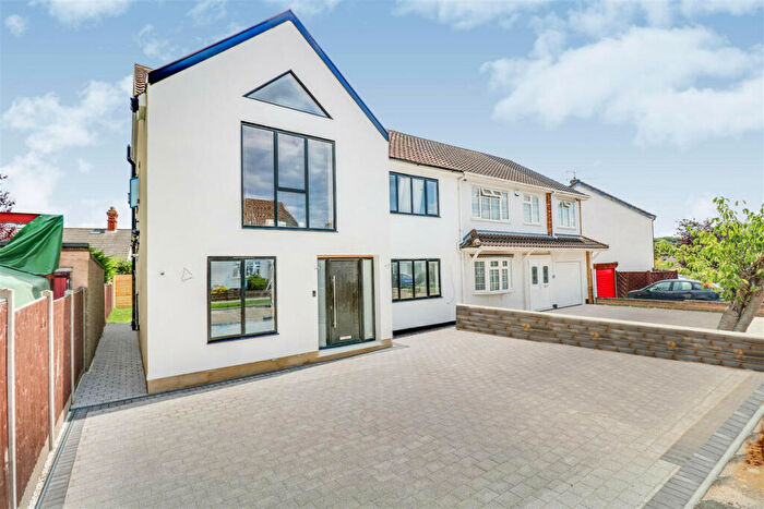 4 Bedroom Semi-Detached House To Rent In Wyburns Avenue, Rayleigh, SS6