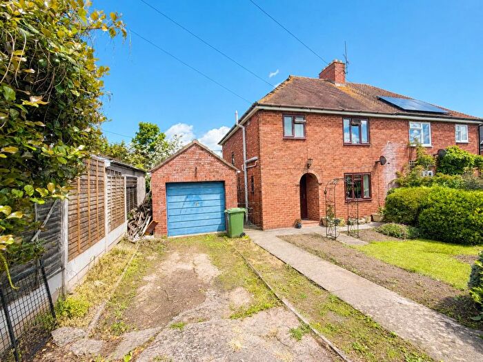 3 Bedroom Semi-Detached House For Sale In The Tythings, Newent, GL18