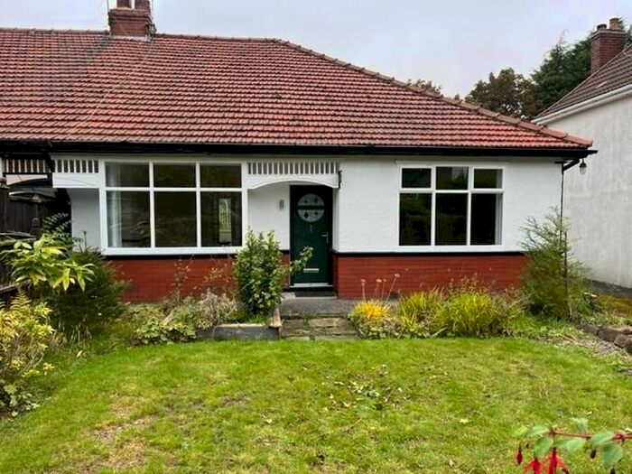 3 Bedroom Semi-Detached Bungalow To Rent In Broadhalgh Avenue, Rochdale, OL11