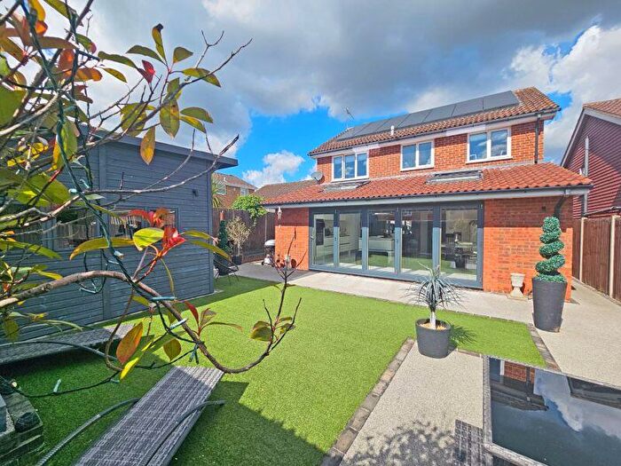 5 Bedroom Detached House For Sale In Port Close, Maidstone, ME14