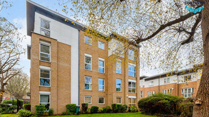 2 Bedroom Apartment For Sale In Caledonian Court, Highwood Close, Lordship Lane, London, SE22