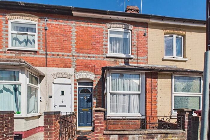 3 Bedroom Terraced House For Sale In Belmont Road, Reading, Berkshire, RG30