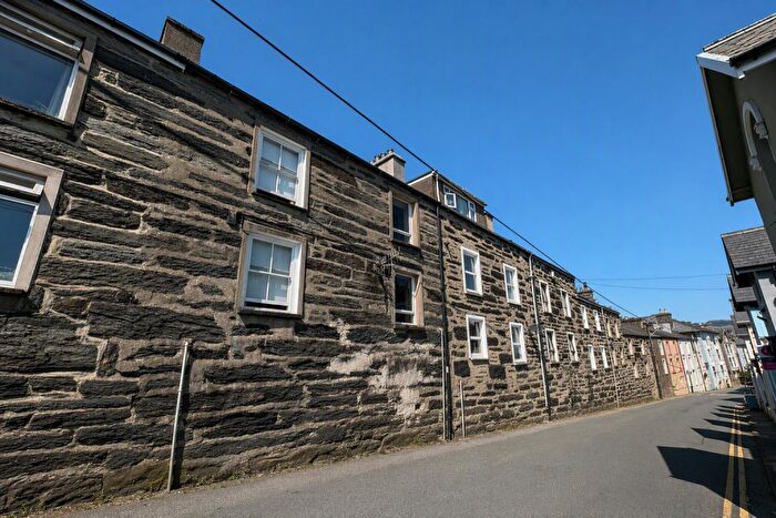 1 Bedroom Terraced House For Sale In Garth Terrace, Porthmadog, LL49