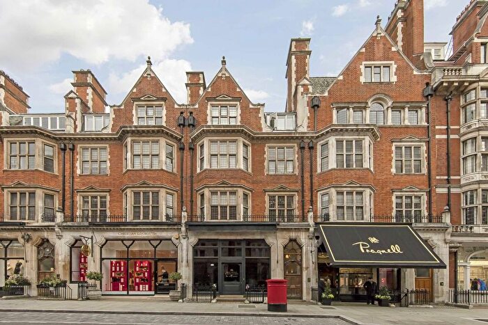 2 Bedroom Flat To Rent In Mount Street, Mayfair, W1K