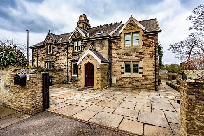 4 Bedroom Semi-Detached House For Sale In Wakefield Road, Lightcliffe, Halifax, HX3