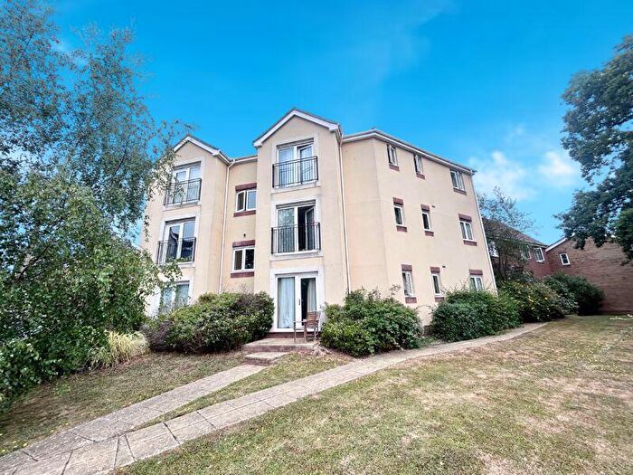 2 Bedroom Apartment For Sale In Brickfield Close, Newport, PO30