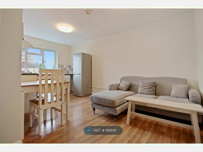 2 Bedroom Flat To Rent In Claremont Close, London, E16